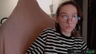 fran_bow's Live Cam