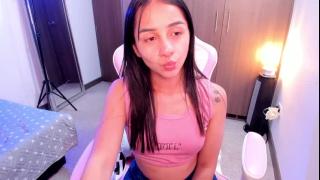 nicoll--  https://onlyfans.com/mariamcar06's Live Cam