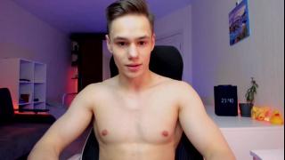 Hot photos and videos | https://fans.ly/r/cuute_boy's Live Cam