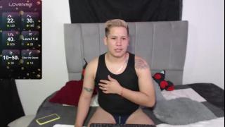 Hi im cris , follow me, do not forget to put the thumb up ;)'s Live Cam