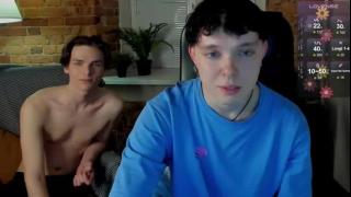 twinby_clan's Live Cam